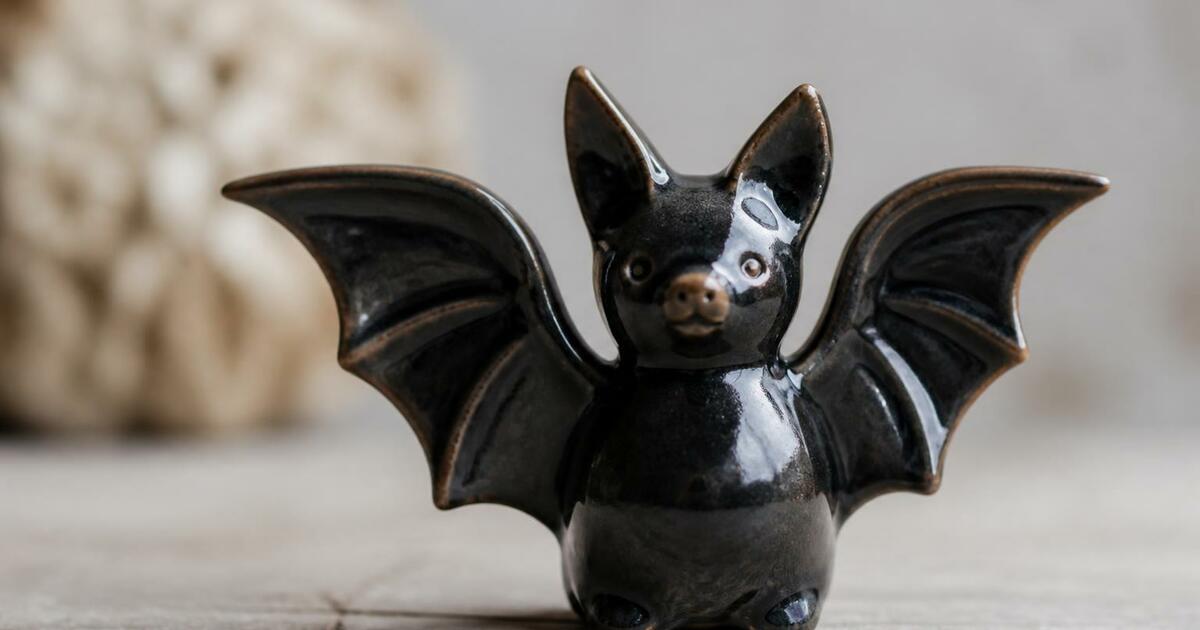 В Новосибирском зоопарке 28 мая выпустили 20 ле...